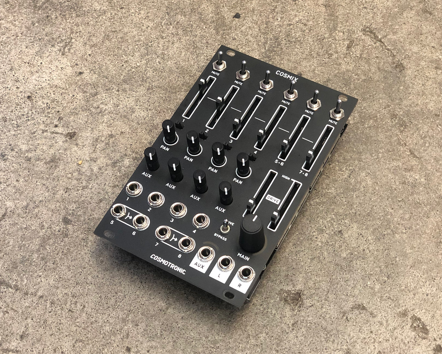 COSMOTRONIC / Cosmix Pro mixer モジュラーシンセ Cosmotronic Cosmix Pro Eurorack Mixer Module (Black