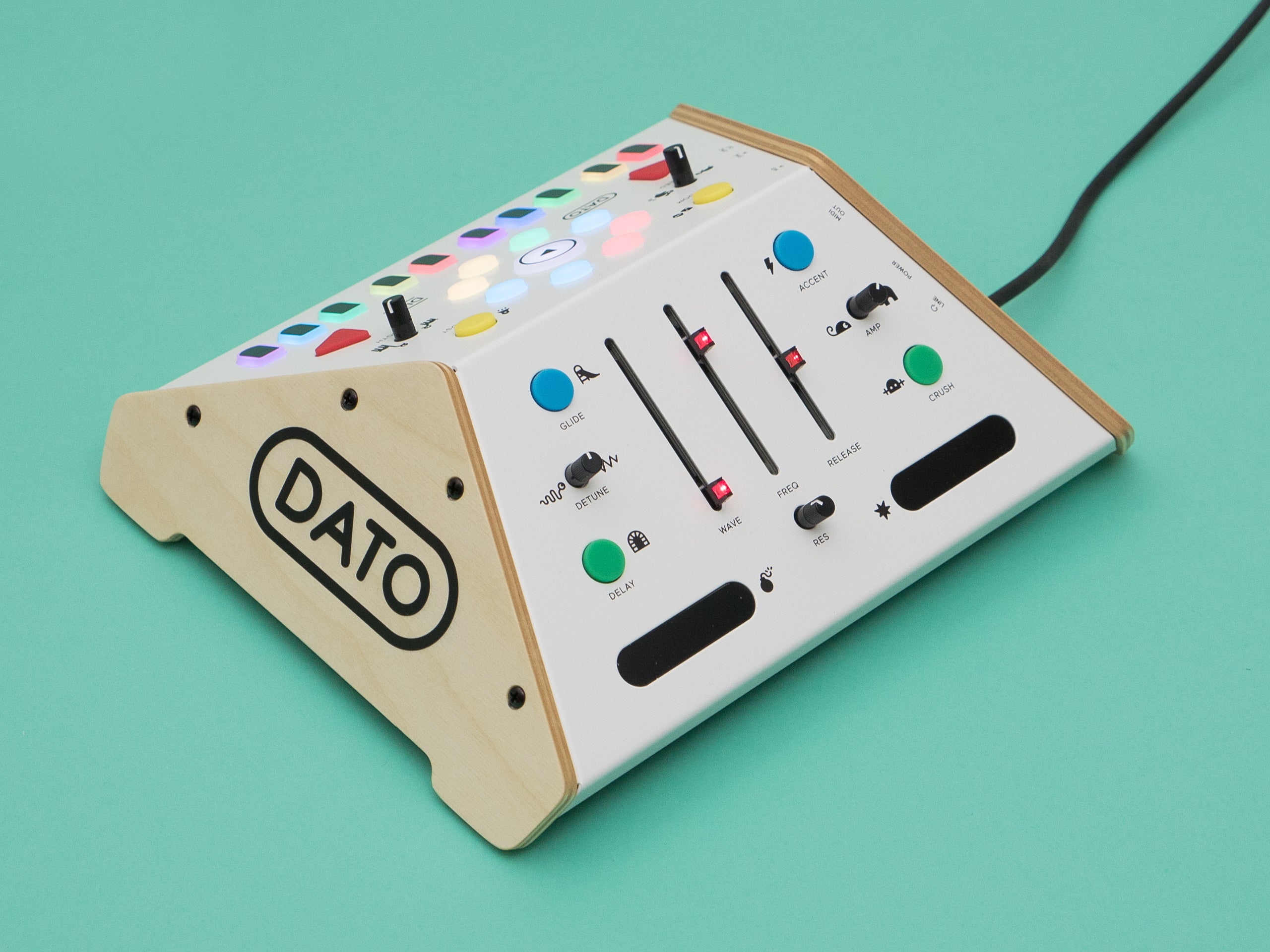 Dato DUO synth for two – Found Sound