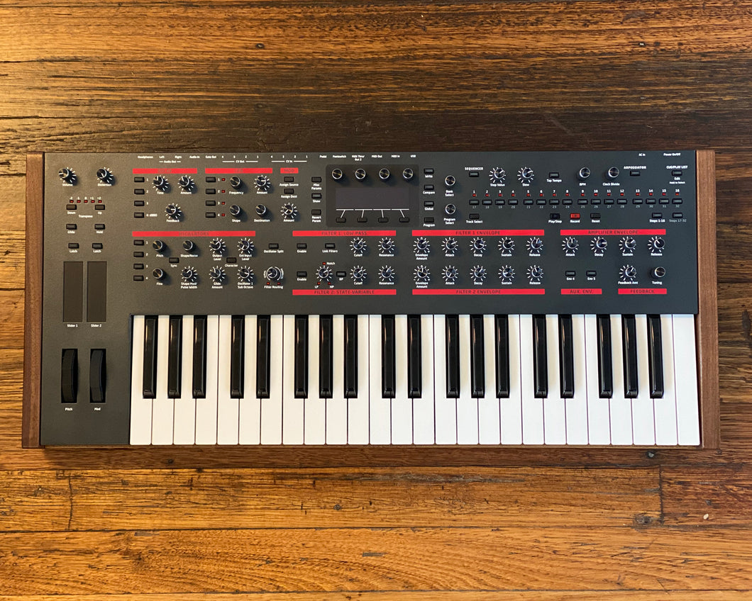 Dave Smith Instruments Pro 2 Monophonic / Paraphonic Synthesizer