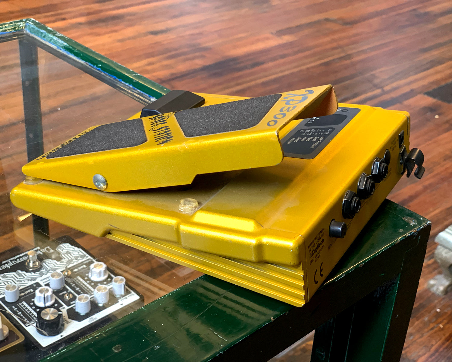 Digitech outlet space station