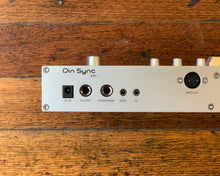 Load image into Gallery viewer, Din Sync RE-303
