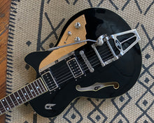 Load image into Gallery viewer, &#39;18 Duesenberg Starplayer TV - w/ OHSC &amp; Paperwork
