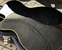Load image into Gallery viewer, &#39;18 Duesenberg Starplayer TV - w/ OHSC &amp; Paperwork
