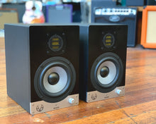 Load image into Gallery viewer, EVE SC205 2-Way 5&quot; Professional Studio Monitor Speakers (Pair)
