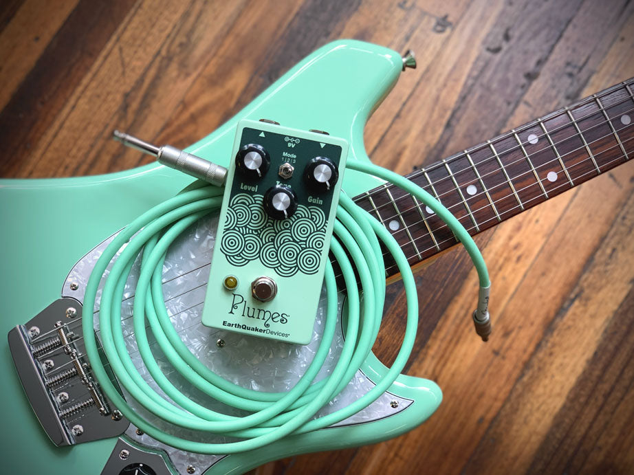 ギター Earthquaker Devices Plumes Aqua Blue Amazon.com: EarthQuaker Devices Plumes Small Signal Shredder
