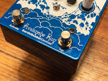 Load image into Gallery viewer, EarthQuaker Devices Avalanche Run v2 - B Stock
