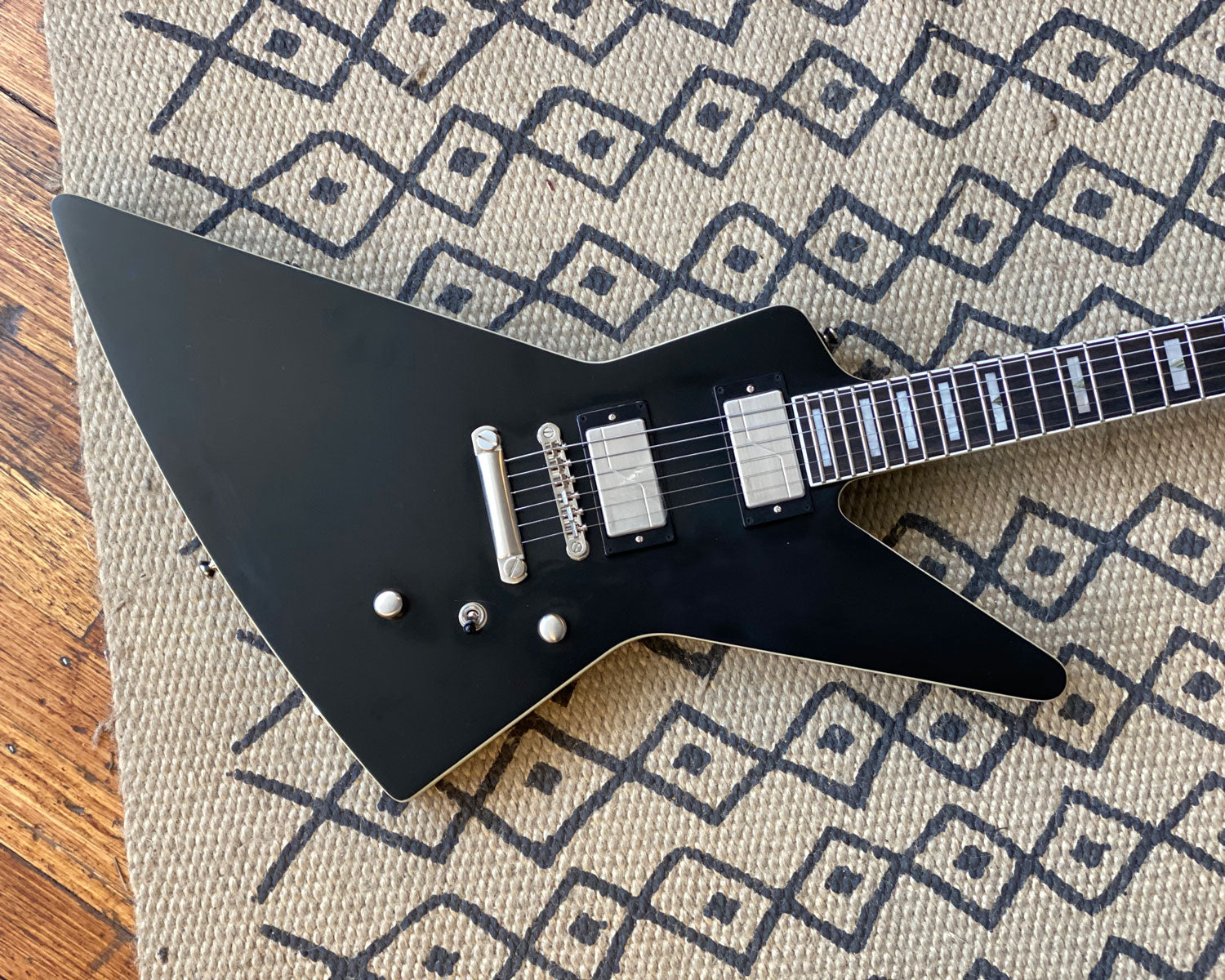 Epiphone prophecy outlet extura black