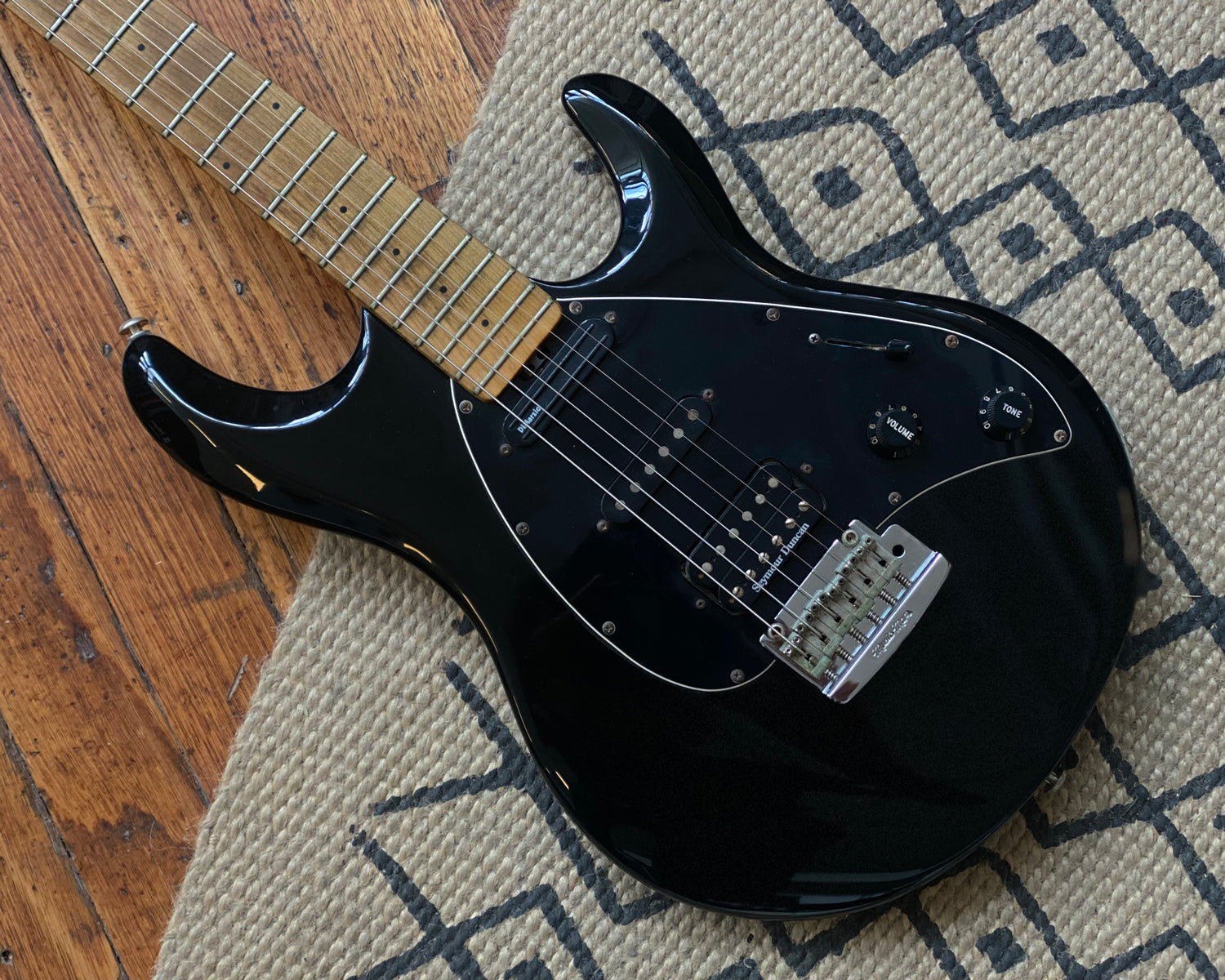 その他細かいキズありますMUSICMAN Silhouette Special シルエット ...