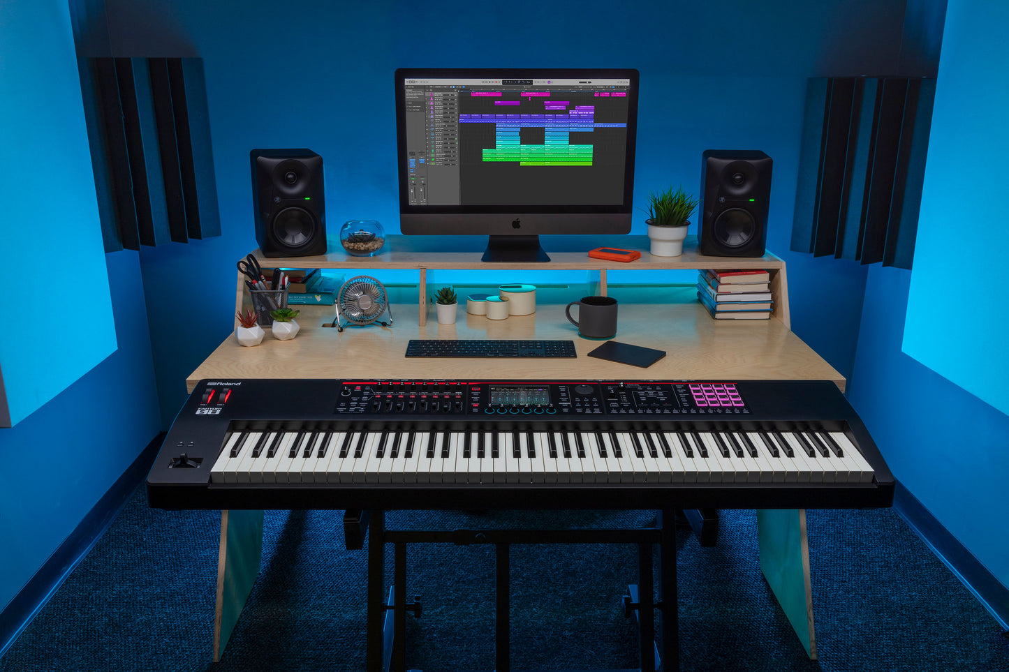 Roland FANTOM 08 88-Key Synthesizer Keyboard
