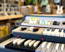 Load image into Gallery viewer, &#39;66 Farfisa Compact Duo - Combo Organ 🇮🇹
