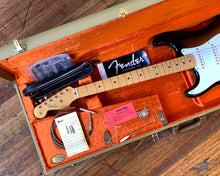 Load image into Gallery viewer, &#39;09 Fender American Vintage Reissue &#39;57 Stratocaster - AVRI Left Handed
