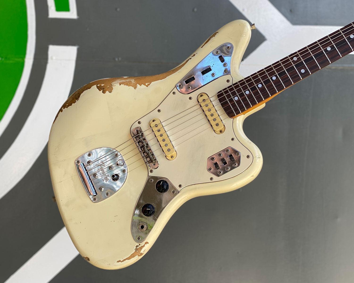 Fender jg66 hot sale