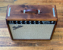 Load image into Gallery viewer, &#39;16 Fender Ltd Edition &#39;65 Princeton Reverb Knotty Pine
