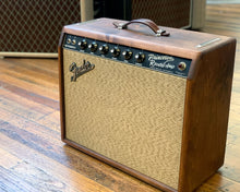 Load image into Gallery viewer, &#39;16 Fender Ltd Edition &#39;65 Princeton Reverb Knotty Pine
