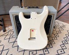 Load image into Gallery viewer, Fender Mexican Fender Strat Body - Olympic White
