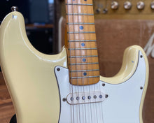 Load image into Gallery viewer, &#39;75 Stratocaster - Olympic White (Refin)
