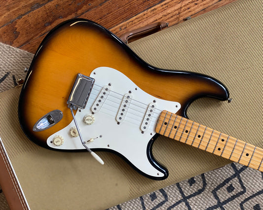 '94 Fender US Vintage Series - '57 Reissue Stratocaster - 2 Colour Sunburst