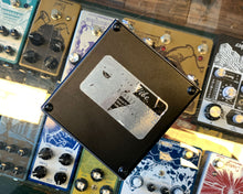 Load image into Gallery viewer, Fulltone Deja Vibe MkII
