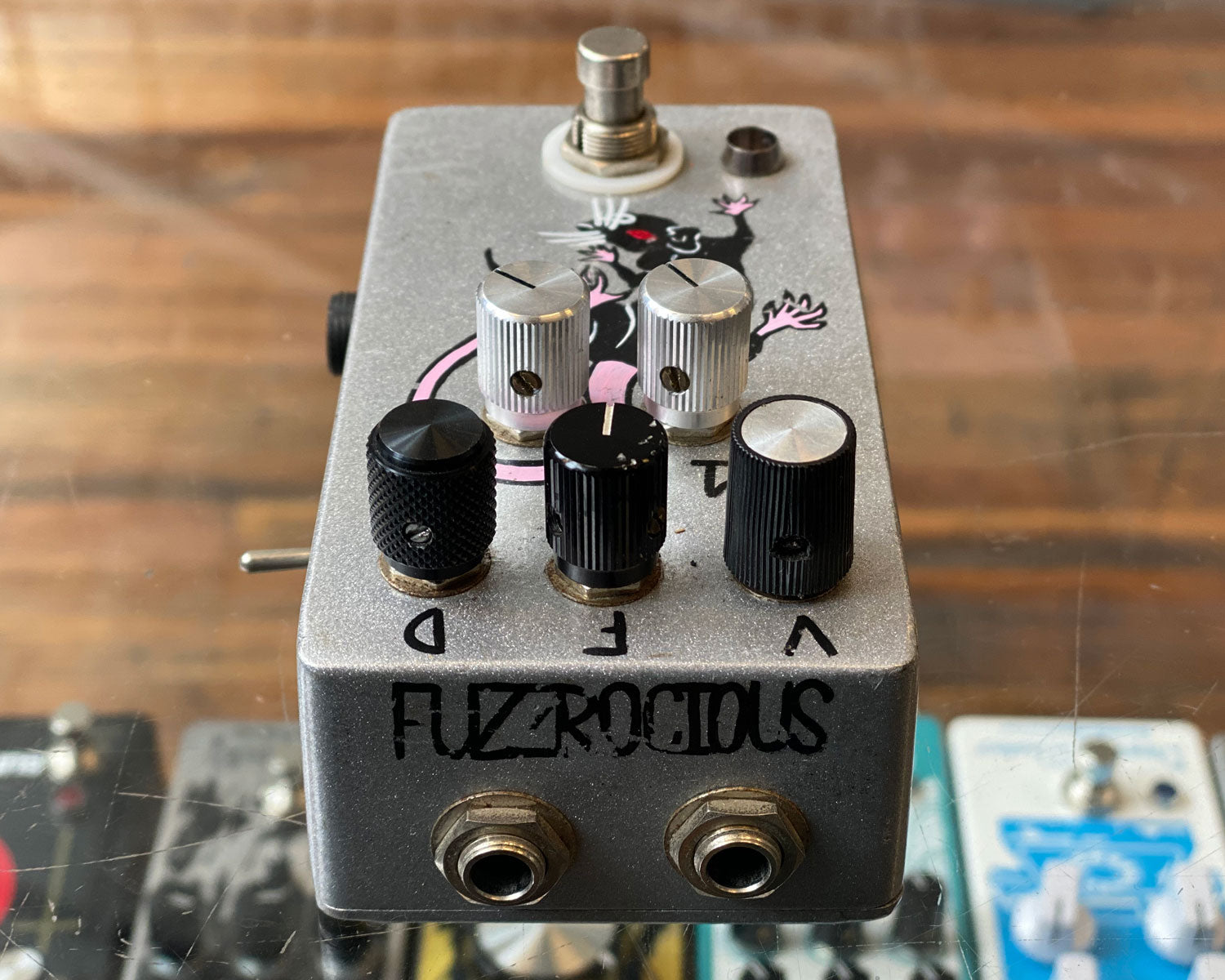 Fuzzrocious Cat Tail ディストーション RAT Fuzzrocious Cat Tail - What To Know & Where To Buy | Equipboard