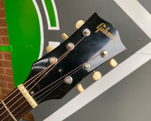 Load image into Gallery viewer, &#39;68 Gibson J-50 ADJ w/ OHSC
