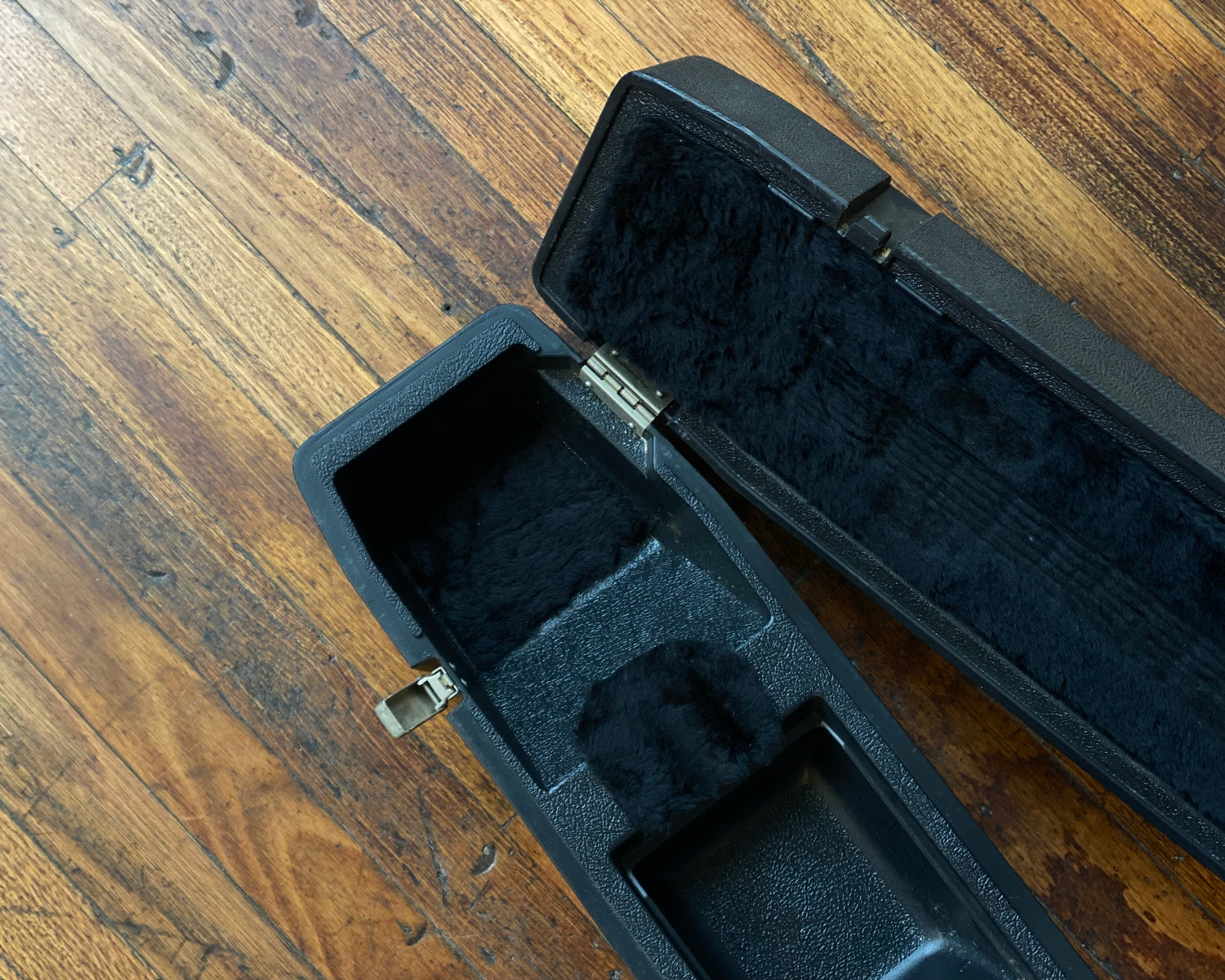 Gibson chainsaw sales case for sale