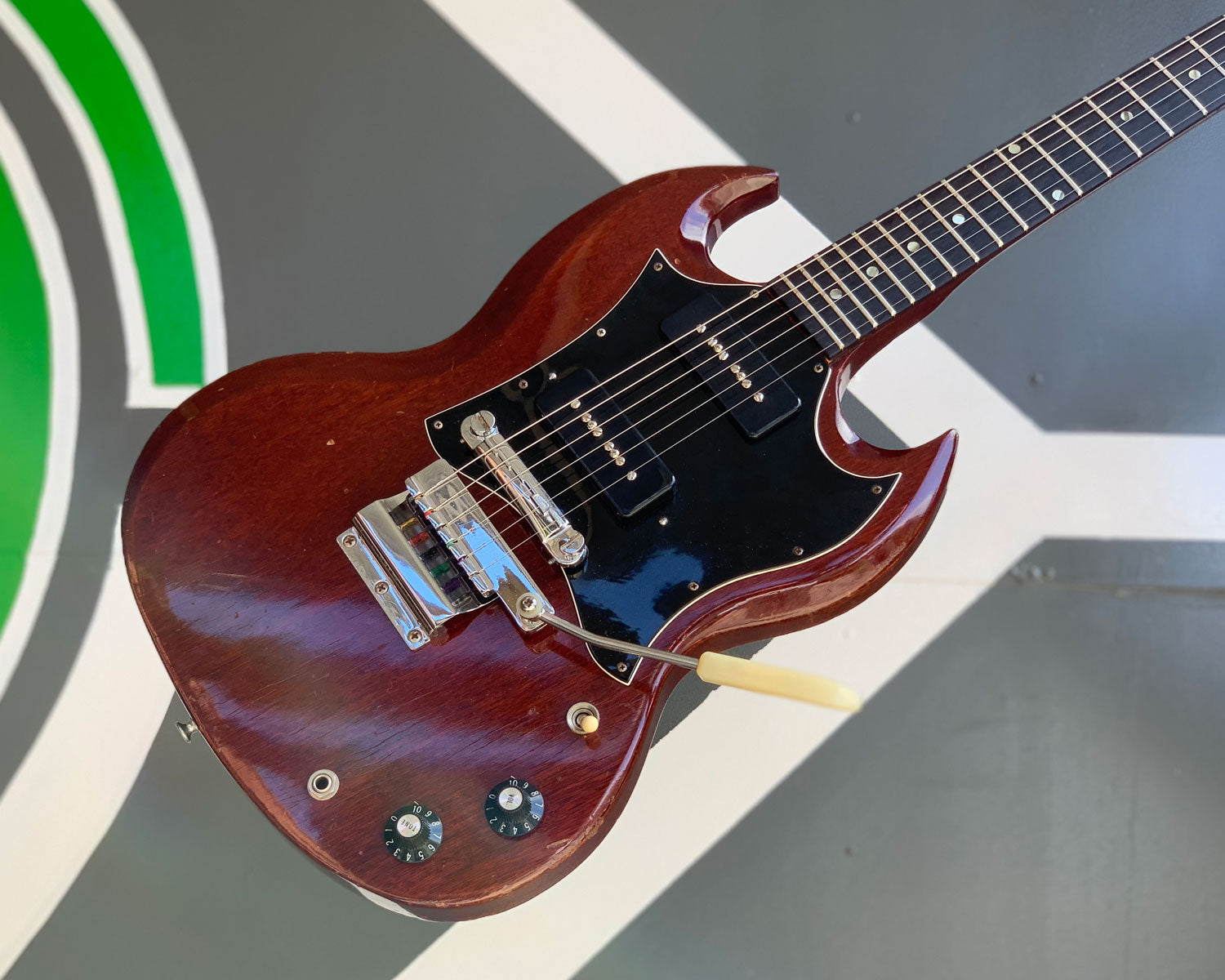 Gibson sg on sale junior vibrola