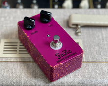 Load image into Gallery viewer, Giraffe Stompboxes FaZz - Germanium Facial Fuzz 😈
