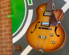 Load image into Gallery viewer, Godin 5th Avenue Kingpin CW II Humbuckers

