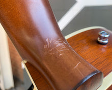 Load image into Gallery viewer, Godin 5th Avenue Kingpin CW II Humbuckers
