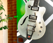 Load image into Gallery viewer, Hagstrom D2F Tremar - Silver Sparkle
