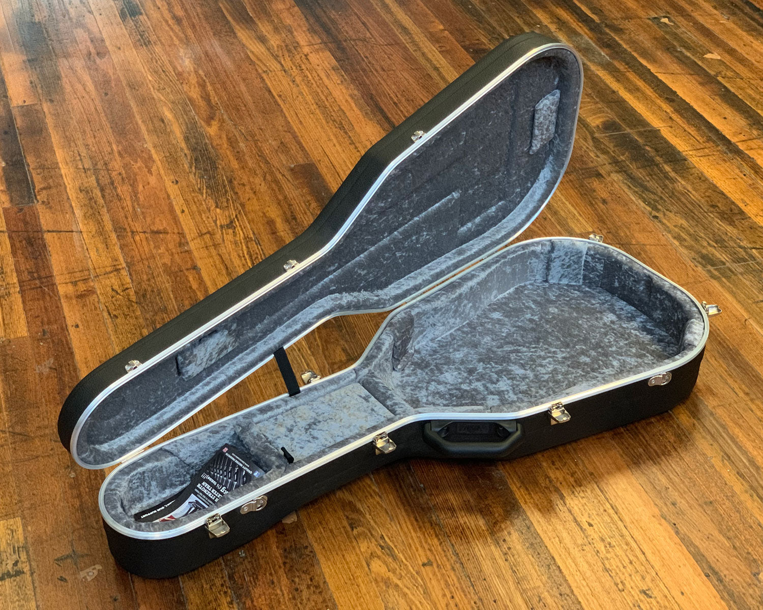 Hiscox LITEFLITE Pro II Classical Guitar Case Found Sound
