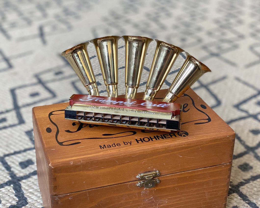 Trumpet sales call harmonica