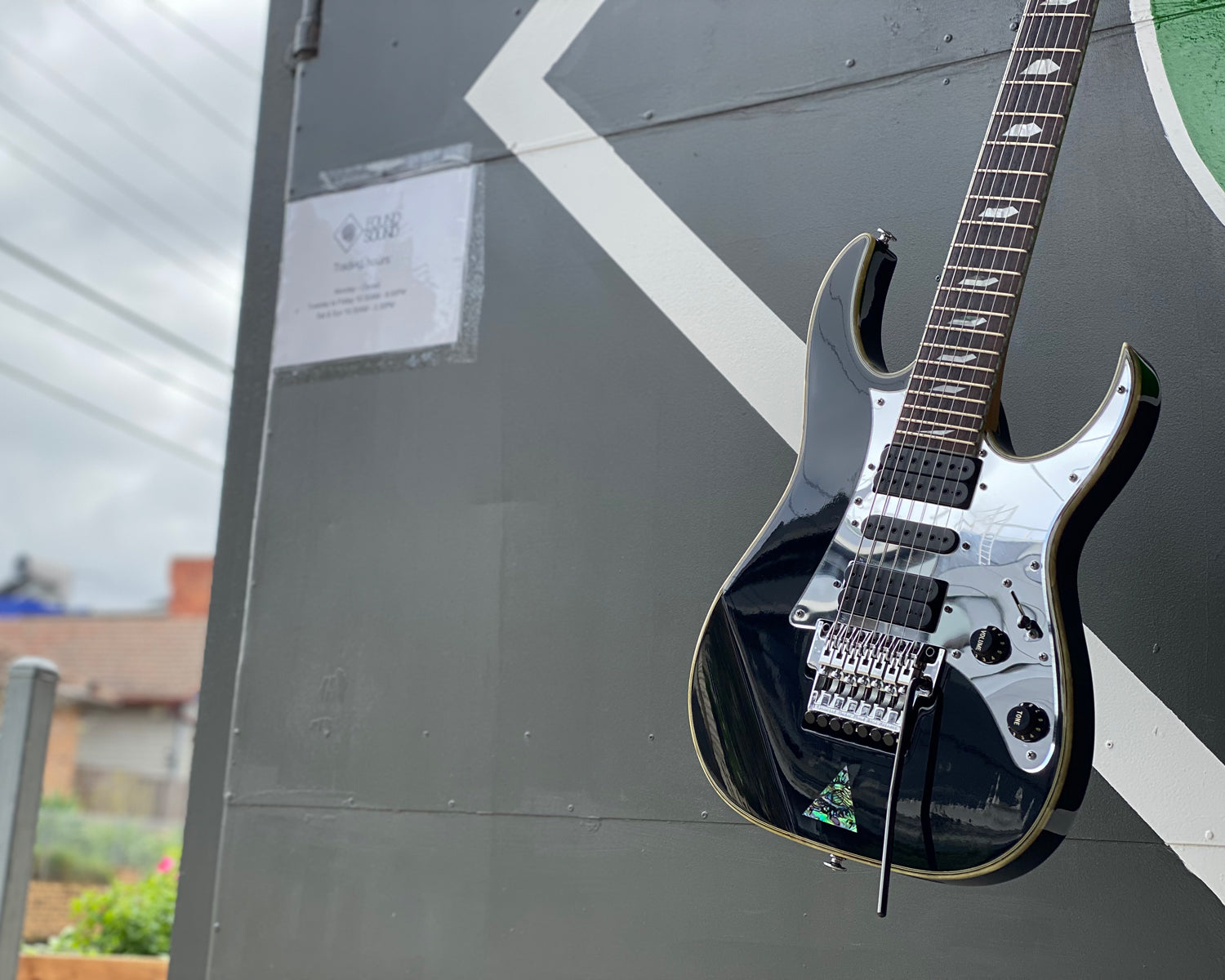 Ibanez uv777p store
