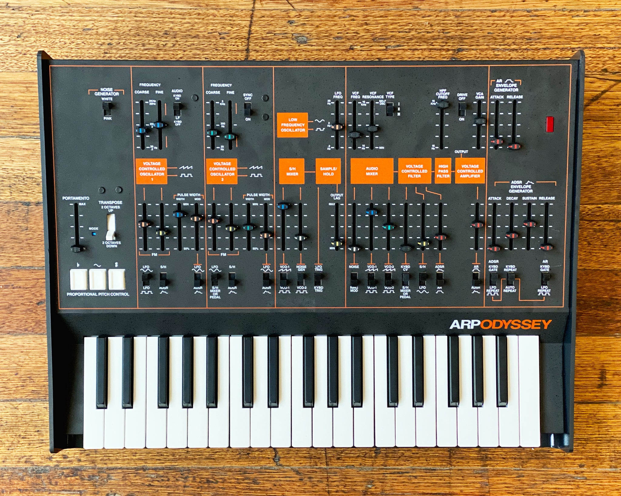 KORG ARP Odyssey Rev.3 復刻版 ミニ鍵盤 ケース付き ARP ODYSSEY - DUOPHONIC SYNTHESIZER | KORG (USA)