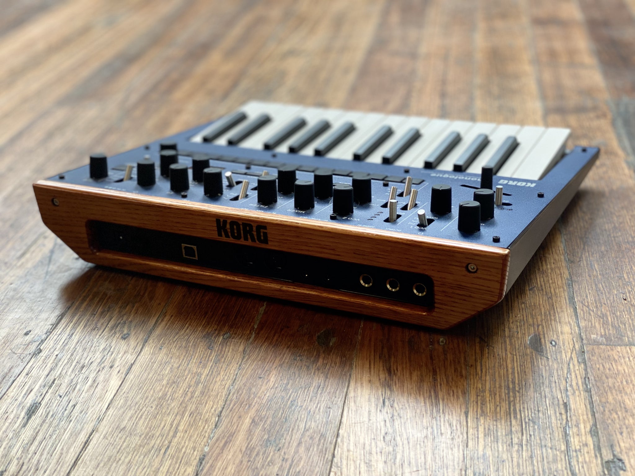 美品 KORG monologue Blue Korg monologue Analog Synthesizer - Blue | Sweetwater