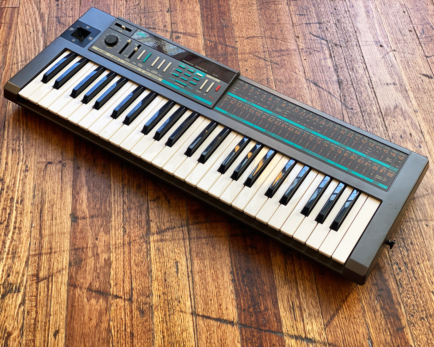 KORG Poly-800