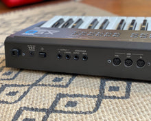 Load image into Gallery viewer, Korg X5D Digital Music Synthesizer
