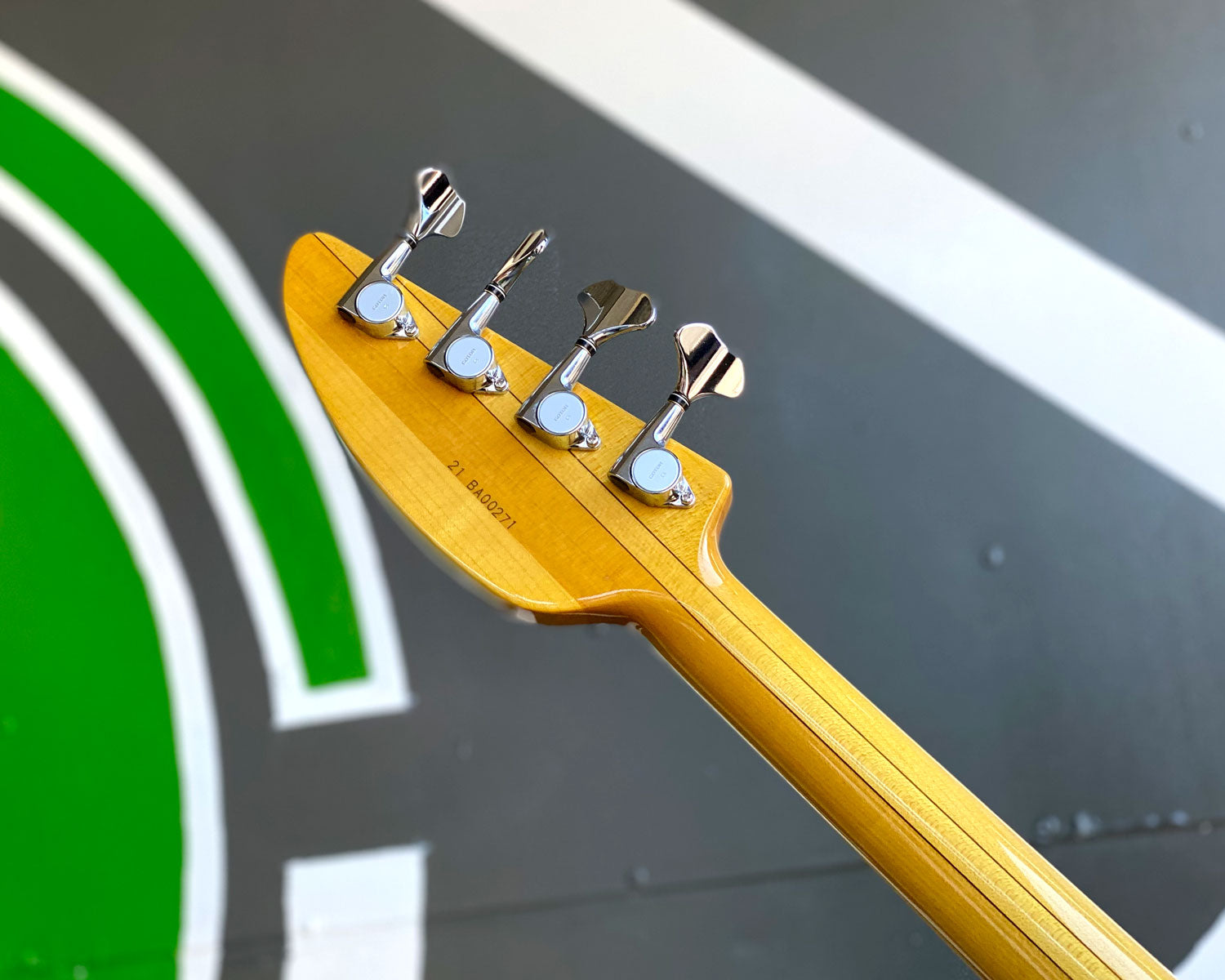 Limited Edition VOX Teardrop Bass - Sunburst – Found Sound