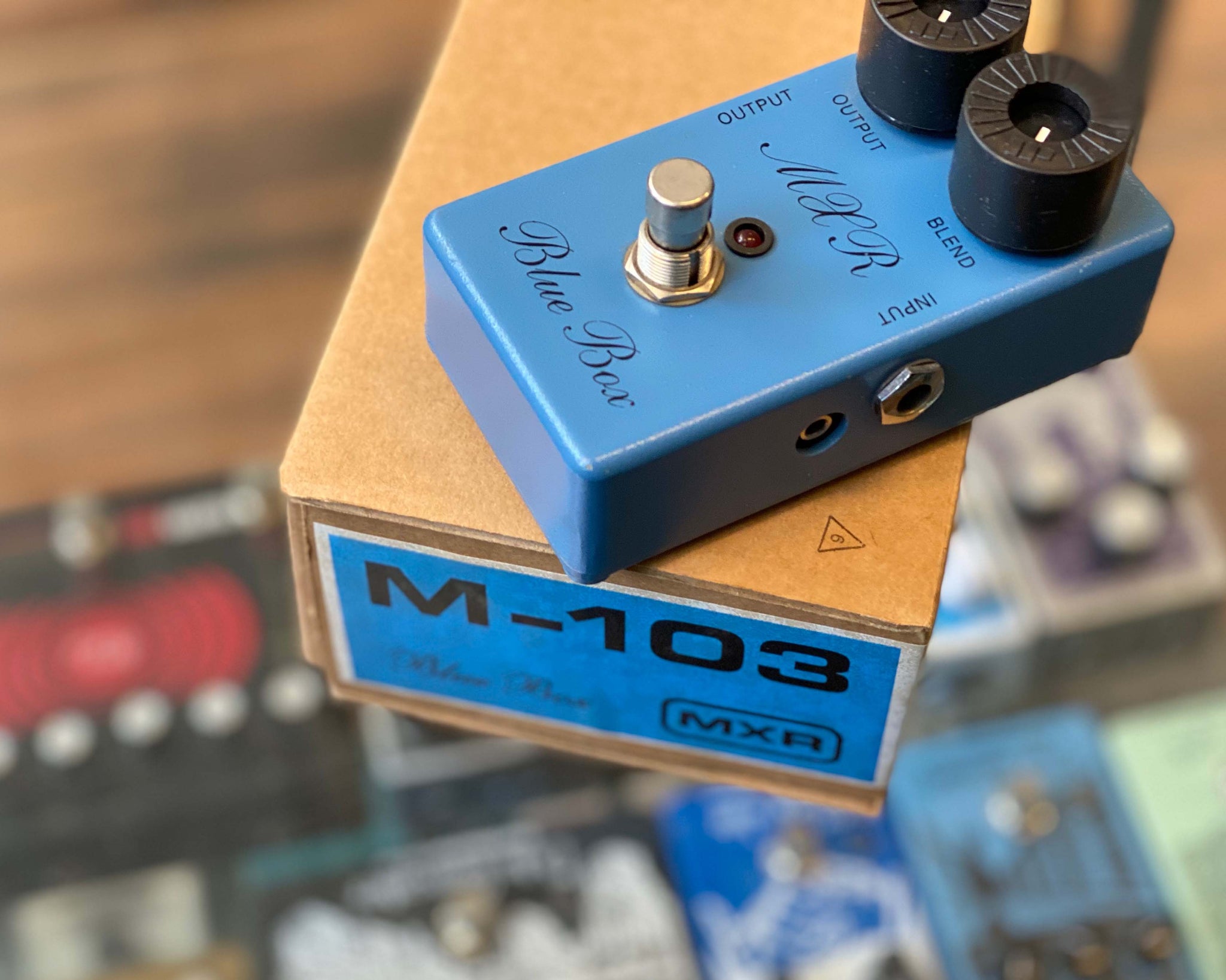 MXR Blue Box Script ブルーボックス オクターブファズ MXR® BLUE BOX™ FUZZ - Dunlop