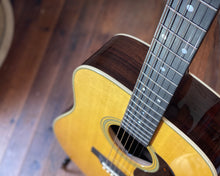 Load image into Gallery viewer, &#39;19 Martin D-28 w/ OSCH &amp; Paperwork
