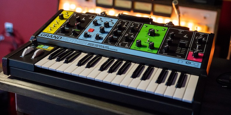 Moog Grandmother 👵 Semi-Modular Analog Synthesizer