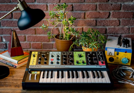 Moog Grandmother 👵 Semi-Modular Analog Synthesizer