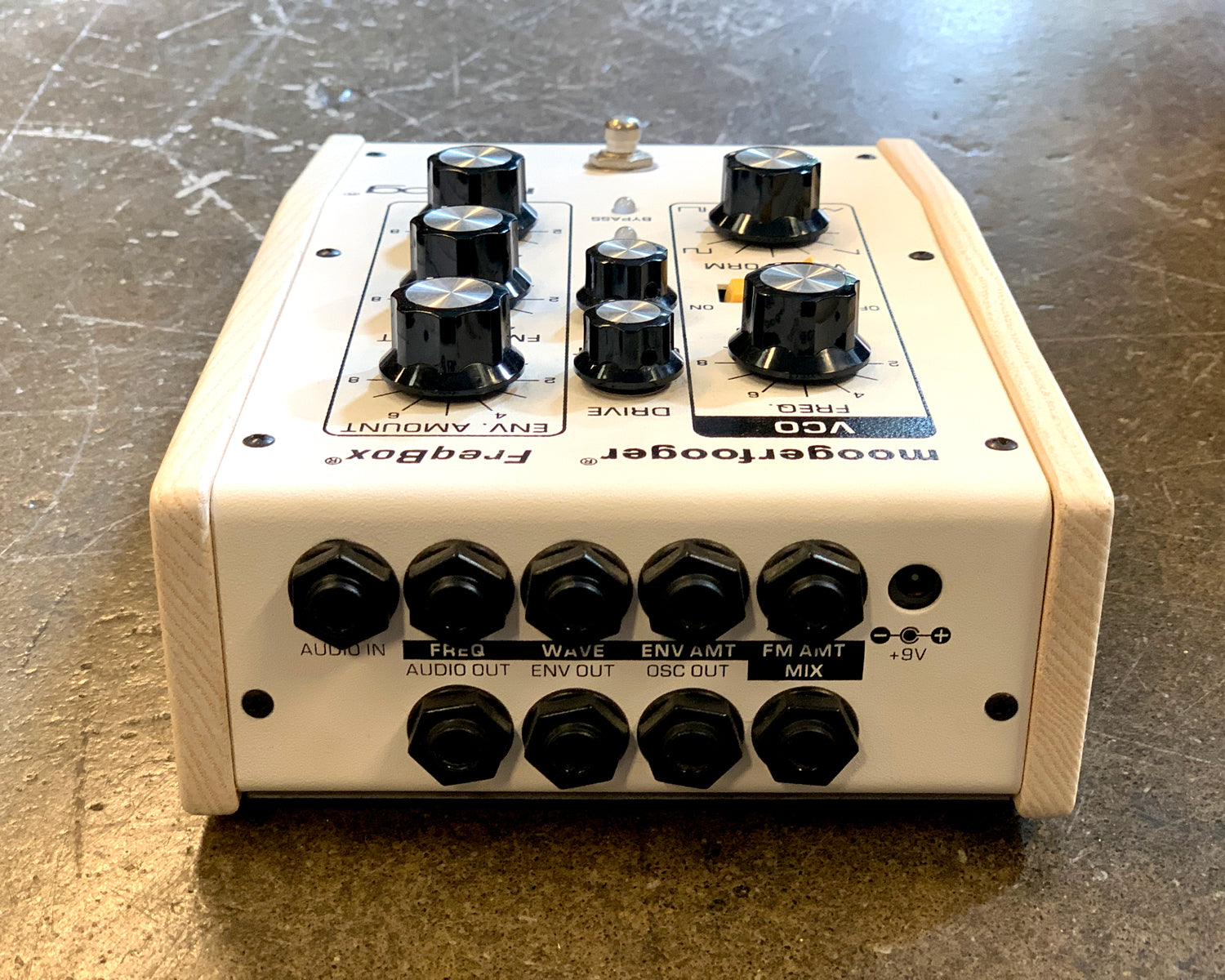 Moog Moogerfooger MF-107 Freqbox - White – Found Sound