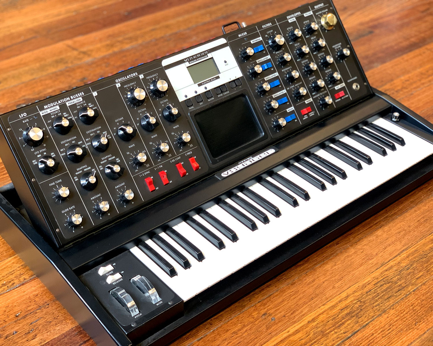 Minimoog sales voyager price