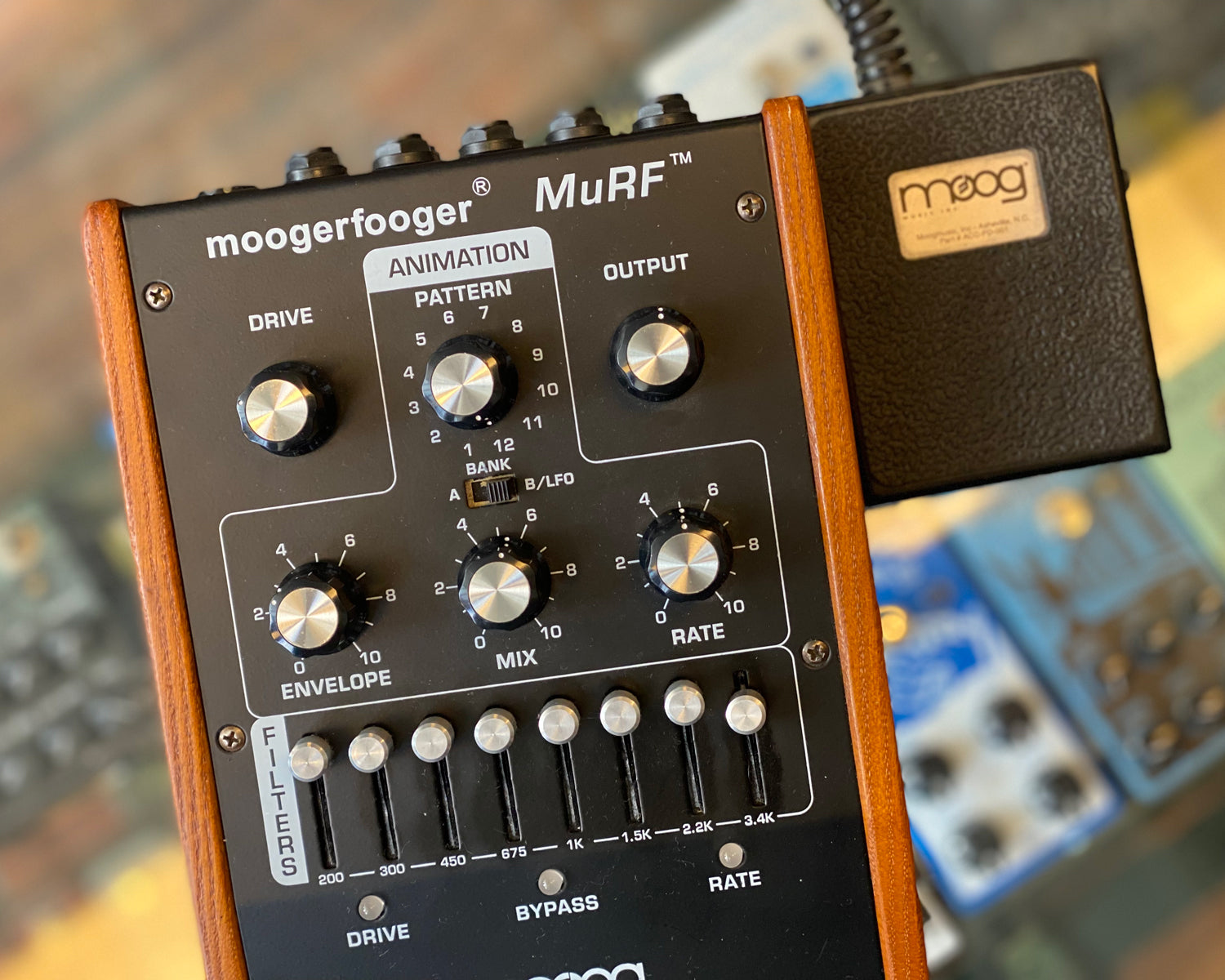 moogerfooger MF-105B Bass MuRF EP2付き Moog Moogerfooger MF-105B Bass MuRF (Used) – Nightlife
