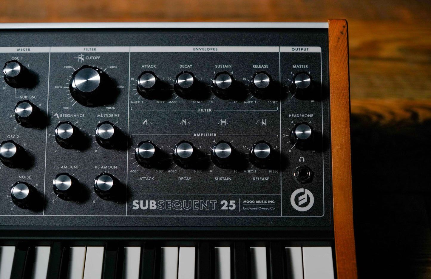 Moog Subsequent 25 Compact Paraphonic Analogue Synthesizer