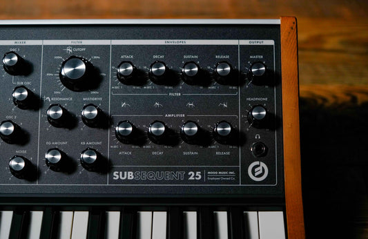 Moog Subsequent 25 Compact Paraphonic Analogue Synthesizer