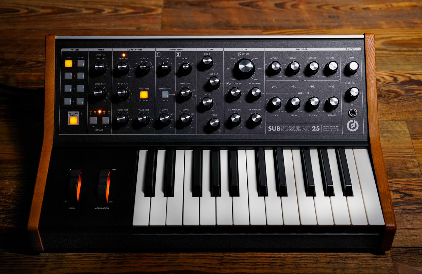 Moog Subsequent 25 Compact Paraphonic Analogue Synthesizer