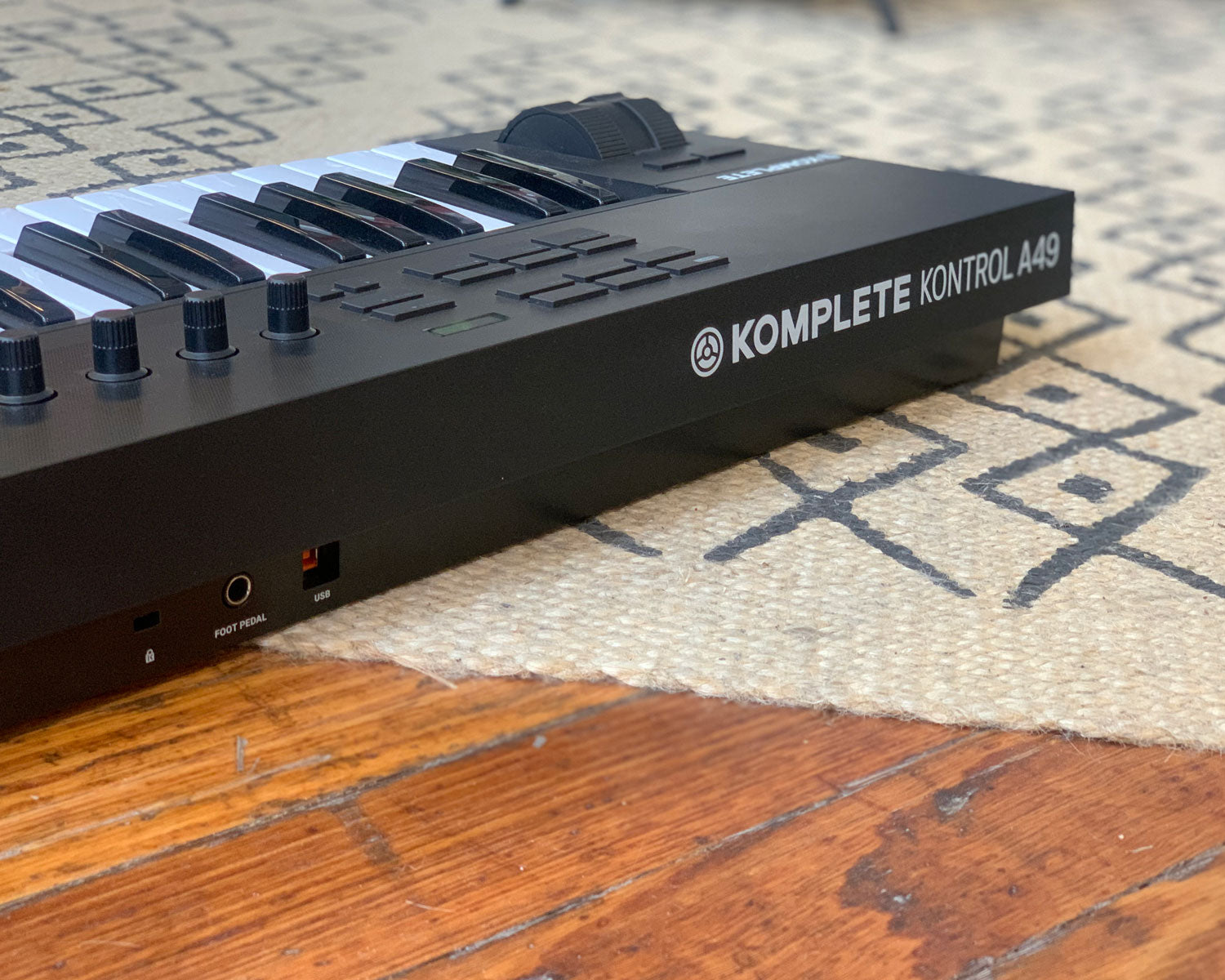 KOMPLETE KONTROL A49（Komplete13無印付属） KOMPLETE KONTROL A49（Komplete13無印付属）（Case Native