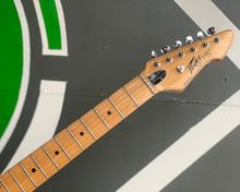 Load image into Gallery viewer, &#39;81 Peavey T-15 - Short Scale w/ Amp-in-Case 🇺🇸
